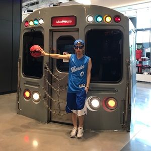 Meet your Posher, Xiaodi